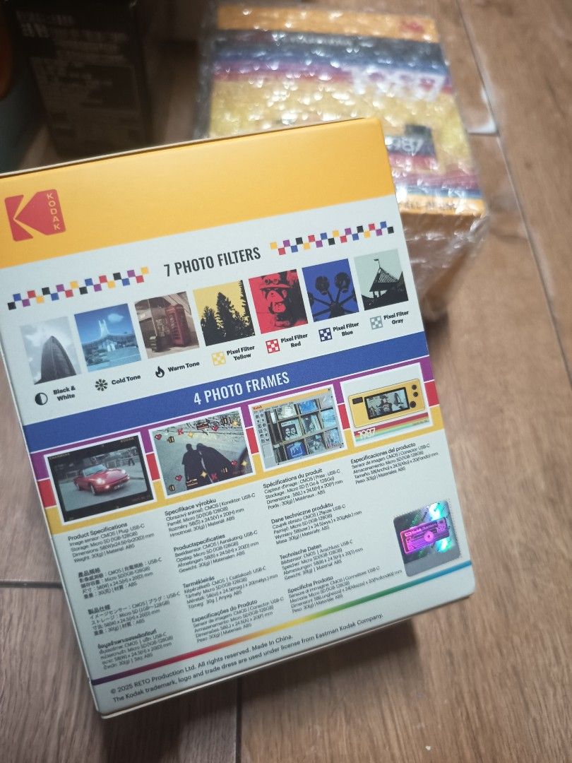 全新Kodak Charmera 復古迷你數碼相機 （分類：相機）位於 Hong Kong。 由 dabbie729 提交（商品編號 1456947093，圖片 2）。簡介： Kodak Charmera 復古迷你數碼相機，有7種濾鏡同4種相框玩。設計好得意，好似以前嘅相機仔。送禮自用都得。 凈返兩盒。