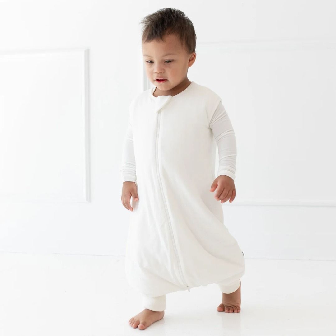 Kyte Baby Sleep Walker - Giraffe Print (Category: Babies & Kids Fashion) located in Makati City. Submitted by travelfinds34611 (Listing ID 1456872156, Image 3). Description: - Super cute giraffe print sleep sack from Kyte Baby - Size: 18-36 months - Ensures a cozy and safe sleep for your little one Discover the familiarity of a soft wearable blanket combined with the bonus of free movement with a sleep bag walker from Kyte Baby. With this feet-ou