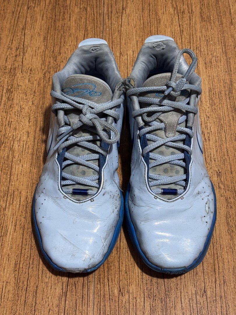 Lebron 21 Blue Diver USED (Category: Sneakers) located in Quezon. Submitted by gottabye (Listing ID 1456869044, Image 2). Description: Selling personally used VERY USED lebrons Lebron 21 Blue Diver Size 10.5US Mens Outsole separating & separated (all zoom unit still good) CHECK PHOTOS DAMAGE AND USE SIGNS! Honestly send offers, trying to get rid asap.
