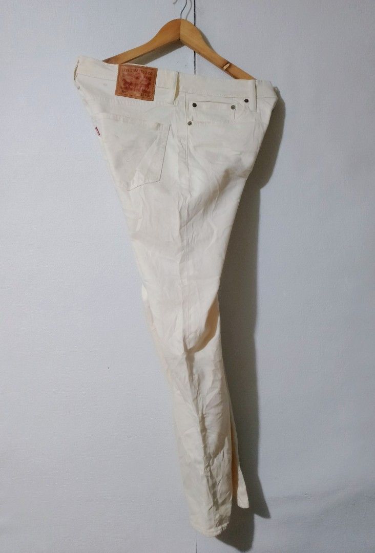 Levis 511 (Category: Jeans) located in Iligan City. Submitted by jh_pr0 (Listing ID 1456902985, Image 1). Description: Lēvîs 511 Like new Waist: 32 on tag fit til 34 on tape Length: 42 Hem: 7" Color rate: 9.8/10 No issue Mine: 1200+sf.