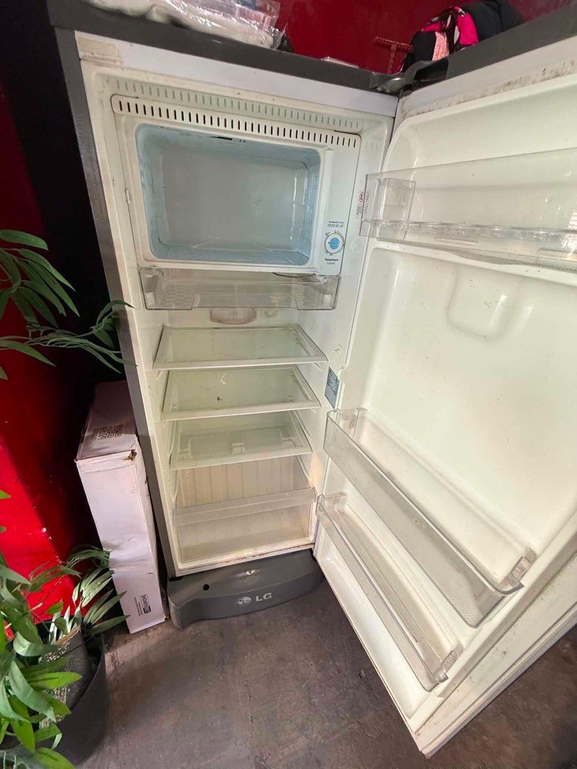 LG 6 cu refrigerator (Category: Refrigerators and Freezers) located in Las Pinas. Submitted by ma_anflores (Listing ID 1456826593, Image 3). Description: 6cu LG refrigerator. Kindly see posted photos for reference..