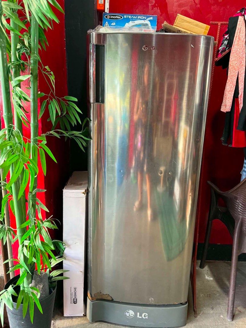 LG 6 cu refrigerator (Category: Refrigerators and Freezers) located in Las Pinas. Submitted by ma_anflores (Listing ID 1456826593, Image 2). Description: 6cu LG refrigerator. Kindly see posted photos for reference..