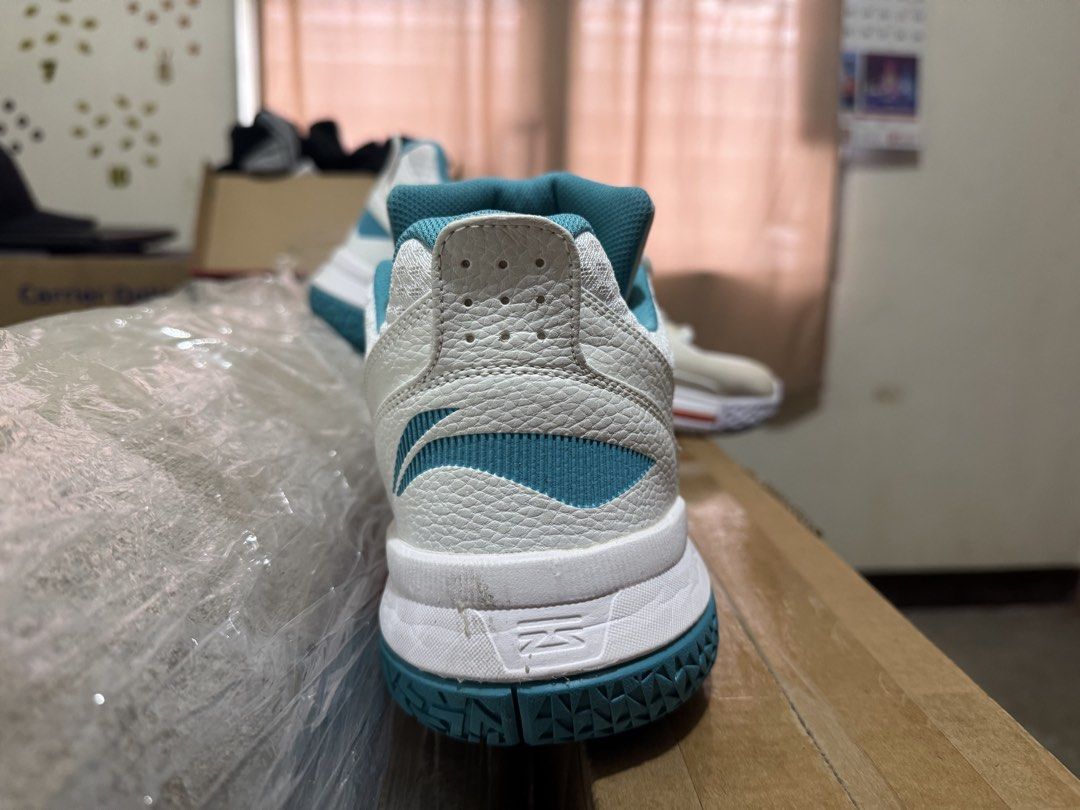 Li-ning Wade all City 5 (Category: Sneakers) located in Los Banos. Submitted by OneOFONe (Listing ID 1456951868, Image 2). Description: Li-ning Wade All City 5 Size 12 Will pass as brand new No heel drags No Sole Seps Very clean.