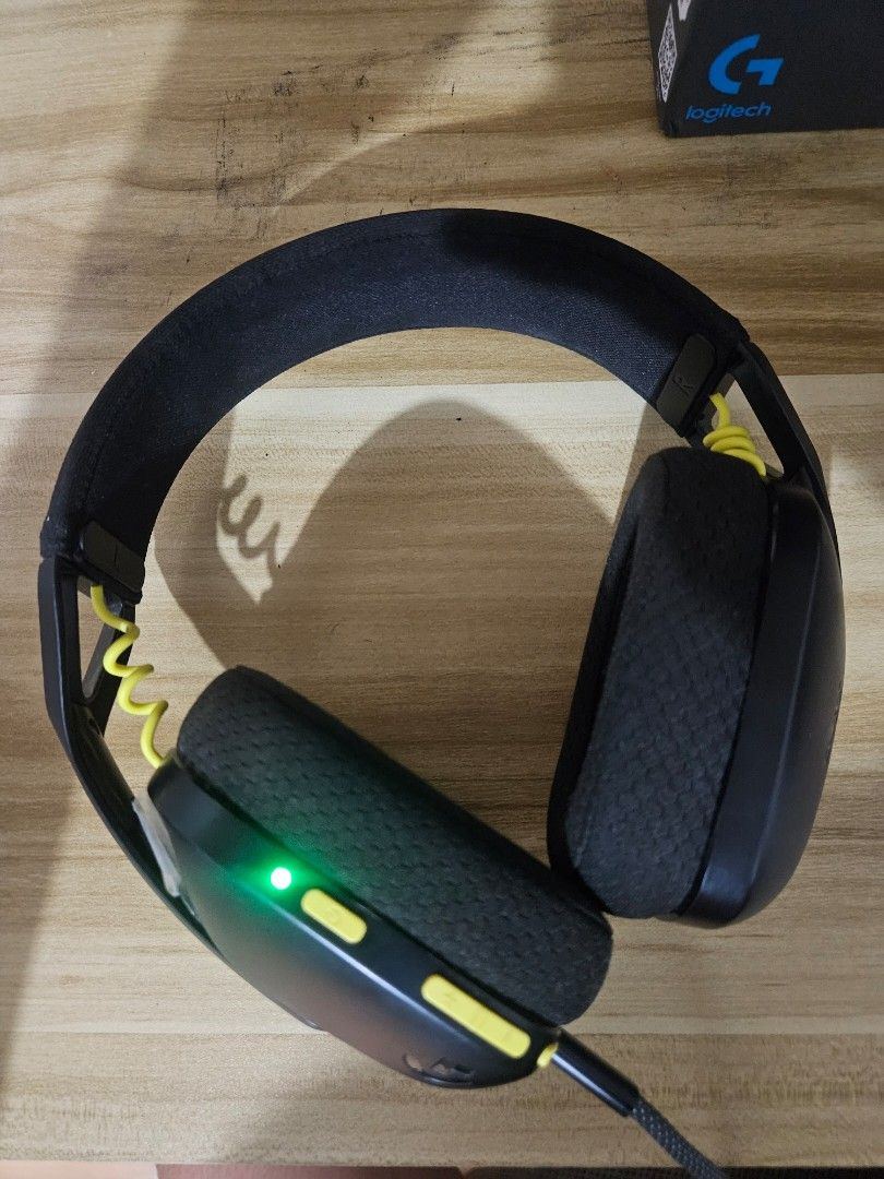 Logitech G435 LIGHTSPEED Wireless Gaming Headset (Category: Headphones & Headsets) located in Dasmarinas. Submitted by venndm (Listing ID 1456854312, Image 1). Description: Logitech G435 gaming headset. Wireless. rfs: mabigat sa tenga ng gumamit kaya months lang nagamit.