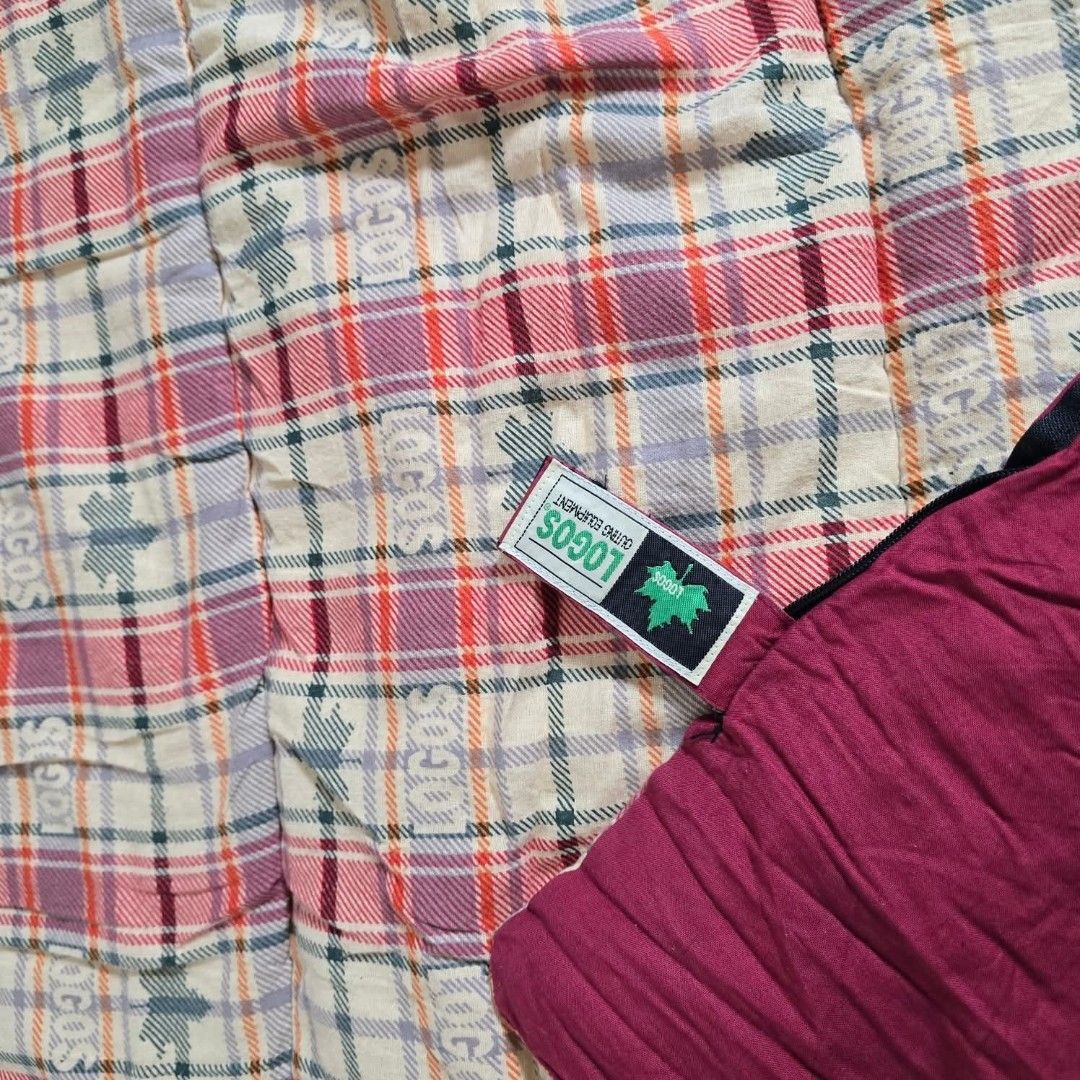 Logos Sleeping Bag (Category: Hiking & Camping) located in Pasig City. Submitted by millennialthrifter (Listing ID 1456795549, Image 2). Description: 🔥 𝗟𝗢𝗚𝗢𝗦 𝗝𝗔𝗣𝗔𝗡 𝗦𝗟𝗘𝗘𝗣𝗜𝗡𝗚 𝗕𝗔𝗚 ❗2pcs available ❗ 𝑷𝒉𝒑 𝟏𝟏𝟎𝟎 𝑶𝑵𝑳𝒀 ✅Brand: Logos Japan 🇯🇵 ✅Good condition (pm for the video) ✅Lightweight and compact.