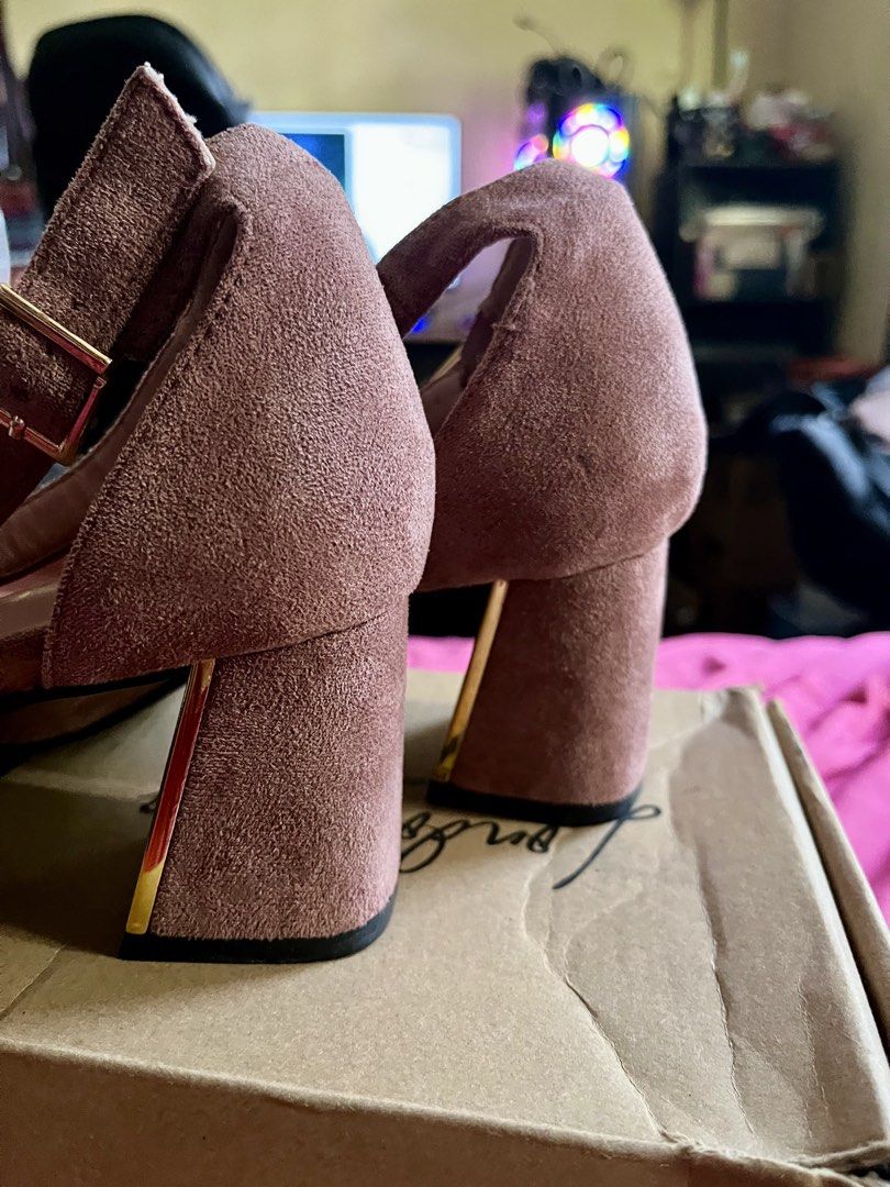 London Rag Blush Metallic Accent Angle Healed Sandals (Category: Heels) located in Manila. Submitted by mee_mhei (Listing ID 1456849968, Image 2). Description: Brand New Too big for me Meet up or Delivery 🚚 📍Ventura Mall Dasmarinas.