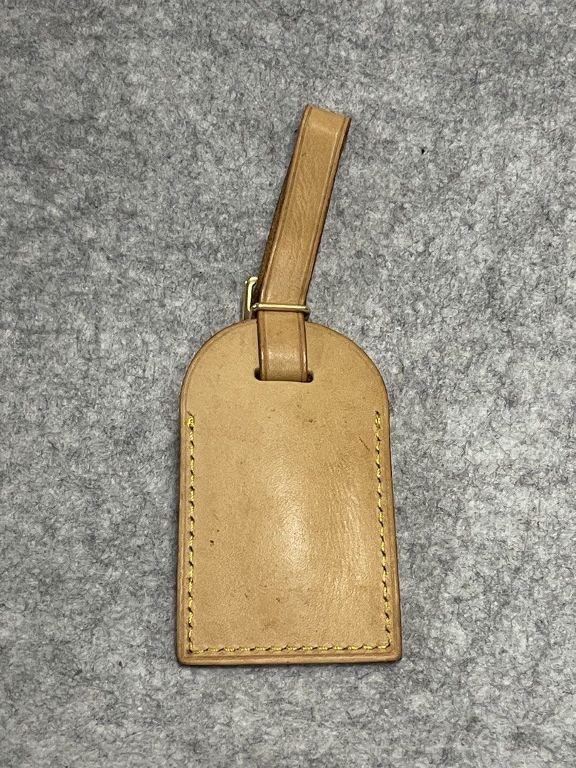 louis vuitton leather luggage tag (Category: Luxury Bags & Wallets) located in Calamba. Submitted by thriftingoverload (Listing ID 1456881192, Image 3). Description: plus shipping fee.