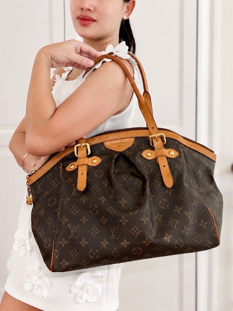 Louis Vuitton Tivoli GM (Category: Luxury Bags & Wallets) located in Muntinlupa City. Submitted by closet.confessions (Listing ID 1456798824, Image 2). Description: Timeless. Iconic. Always in demand! Your perfect travel, errands and momma bag 🤎 L/V Tivoli GM rank AB comes with dustbag 💰35k only!!! *good deal! priced like PM size!! market price: 45k up! .