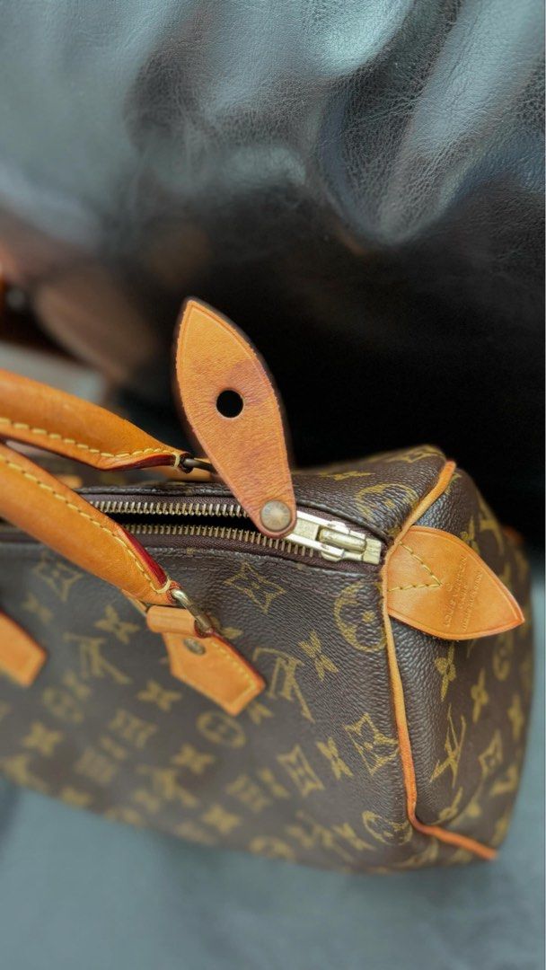 Lv speedy 25 (Category: Luxury Bags & Wallets) located in Manila. Submitted by aicamarie (Listing ID 1456866230, Image 3). Description: Store bought 100% authentic.