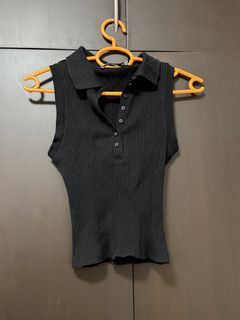 (Category: ) located in . Submitted by ml.closet (Listing ID 1456820055, Image 1). Description: .