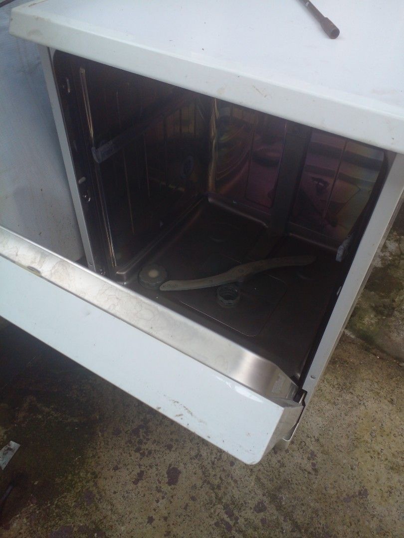 Maximus dishwashing machine for sale (Category: Dishwasher) located in Quezon City. Submitted by madelrivera (Listing ID 1456787011, Image 2). Description: MAXIMUS DISHWASHING MACHINE FOR SALE 6K LOCATION CARLOS EXTENSION SAN BARTOLOME NOVA QC.
