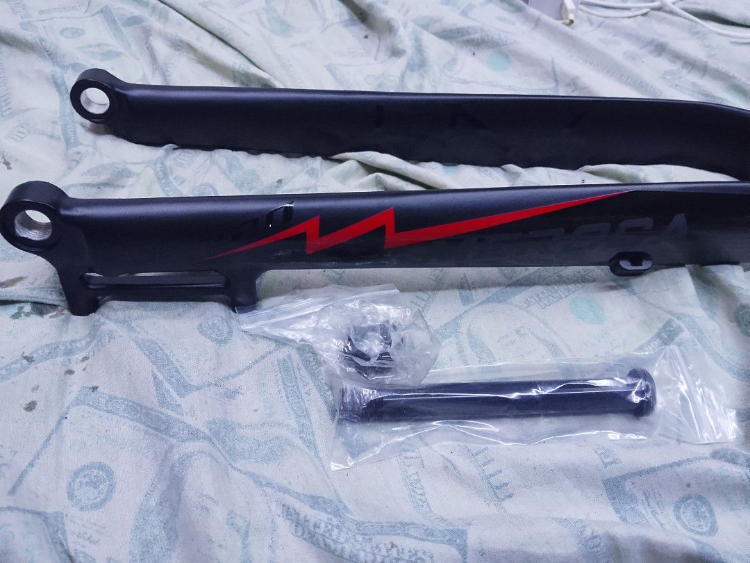 MEROCA RIGID FORK BOOST THRU AXLE (Category: Bicycles) located in Quezon City. Submitted by xjoelouise (Listing ID 1456818357, Image 2). Description: MEROCA RIGID FORK BOOST THRU AXLE NON-TAPERED UNIVERSAL/29ER DISC BRAKE READY INCLUDES AXLE AND STAR NUT 1850 ONLY QUEZON CITY LOCATION..