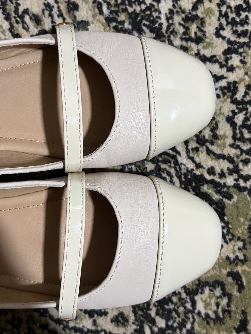 MICHAELA Women's Mary Janes (Category: Flats & Sandals) located in Meycauayan. Submitted by _jodieeee (Listing ID 1456910450, Image 3). Description: - Brand: MICHAELA - Color: Cream and Beige - Style: Ballet Flats / Mary Jane - Size: 37 - Features: Strap across the top with gold buckle detail, Cap toe design - Condition: Comes with original box RFS: Masikip sakin :(.