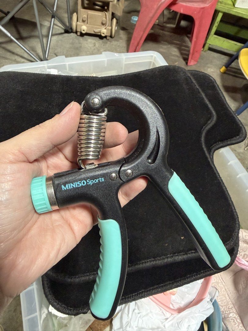 miniso sports hand grip (Category: Toning & Stretching Accessories) located in Sablan. Submitted by gongonshelley12 (Listing ID 1456913183, Image 2). Description: 200 only MINISO SPORTS HAND GRIPPER 5KG-25KG NEW NEW.