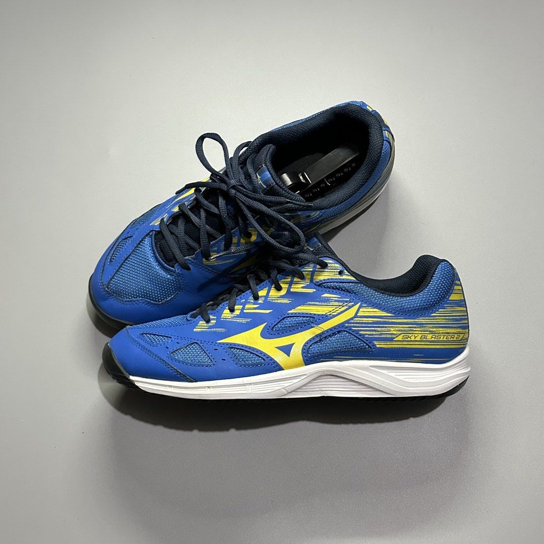 MIZUNO SKY BLASTER 2 (Category: Sneakers) located in Baguio. Submitted by macshop_items (Listing ID 1456923642, Image 1). Description: MIZUNO SKY BLASTER 2 - Size 9us(27cm) - Excellent condition - Signs of usage ₱ 2,280 + sf .