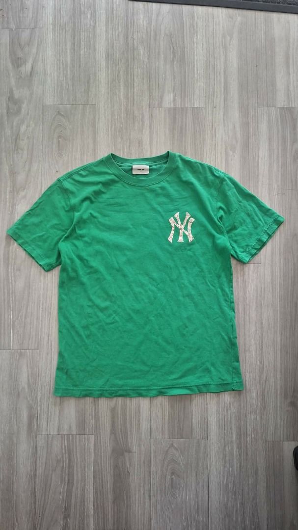 MLB New York Yankees Big Logo (Category: Tshirts & Polo Shirts ) located in Caloocan City. Submitted by archive404 (Listing ID 1456835287, Image 2). Description: MLB New York Yankees Big Logo W - 19.5 L - 26 Good Condition 249 + sf.