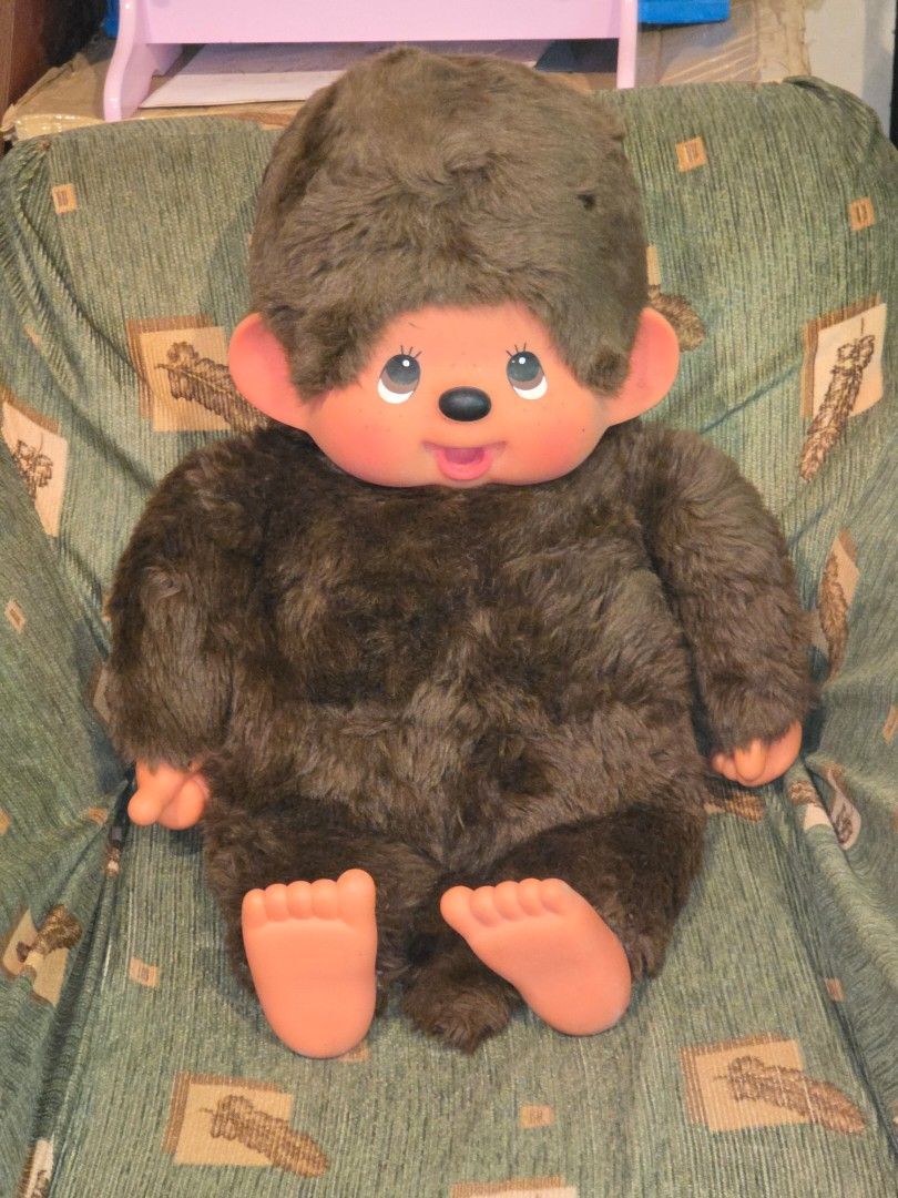 Monchhichi Jumbo size (Category: Plushies & Soft Toys) located in Baguio. Submitted by shellcollector (Listing ID 1456894155, Image 1). Description: Monchhichi Jumbo size 28 inches Seku Sekiguchi Europe Holland 5000 Pesos Baguio shipping.