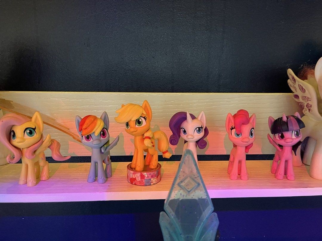 My Little Pony toys (Category: Figurines & Statues) located in Quezon City. Submitted by declutterislifer (Listing ID 1456873231, Image 1). Description: Php 700 - The Mane 6 Php 200 - Celestia and Luna.