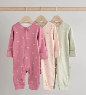 (Category: ) located in . Submitted by marissababyshop (Listing ID 1456833716, Image 1). Description: .