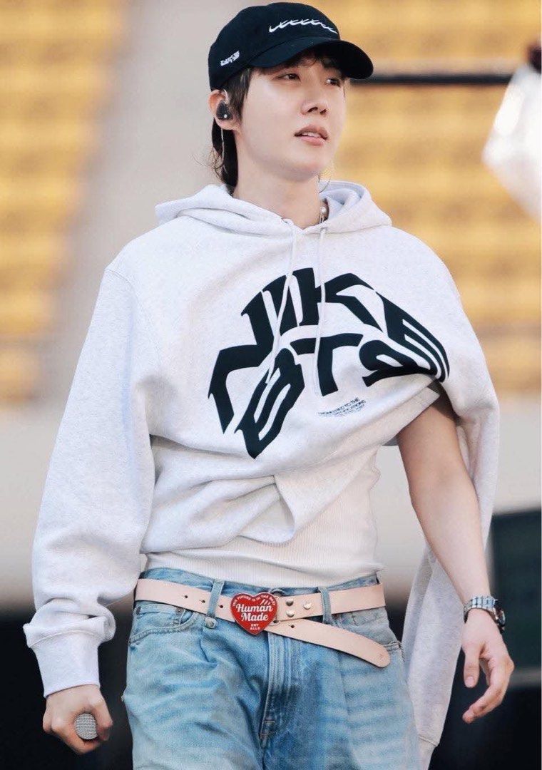 NIKE x BTS TOUR MERCH (Category: Others Tops) located in Cainta. Submitted by powerpuffpuff2 (Listing ID 1456797996, Image 3). Description: SIZE S (BLACK SHIRT) - 2,595 SIZE S (WHTE SHIRT) - 2,595 SIZE S (HOODIE) - 4,595 .