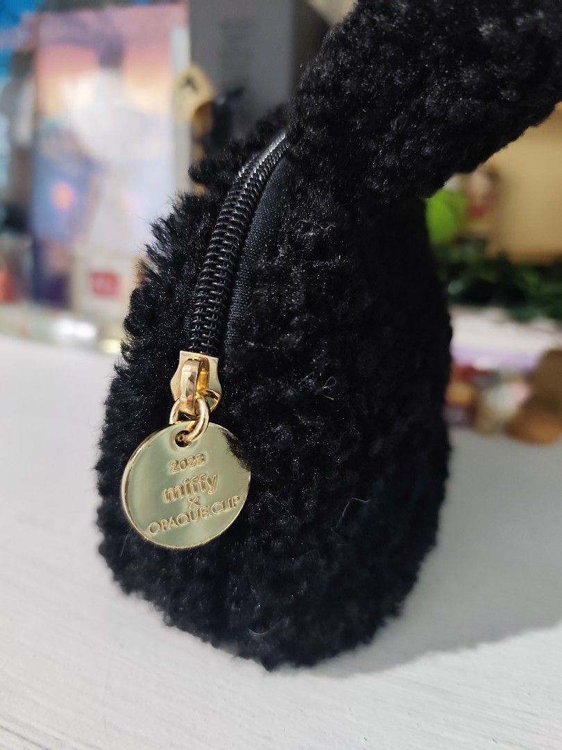 Official opaque.clip Black Miffy Plush Pouch (Category: Purses & Pouches) located in Dapitan. Submitted by ghibli_dreams (Listing ID 1456953138, Image 3). Description: Official Opaque.Clip Black Miffy Plush Pouch. clear etiketa. MOP - Gcash (prio payo) 📍Dapitan City.
