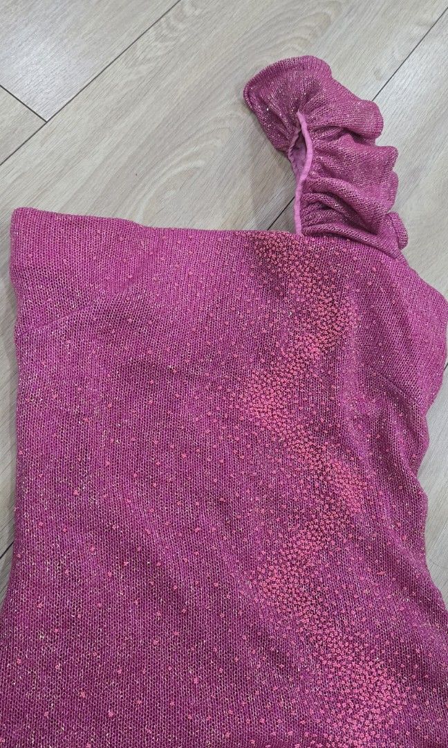 One Shoulder Bodycon Dress (Category: Evening dresses & gowns) located in Manila. Submitted by gerphilflores (Listing ID 1456906906, Image 2). Description: .