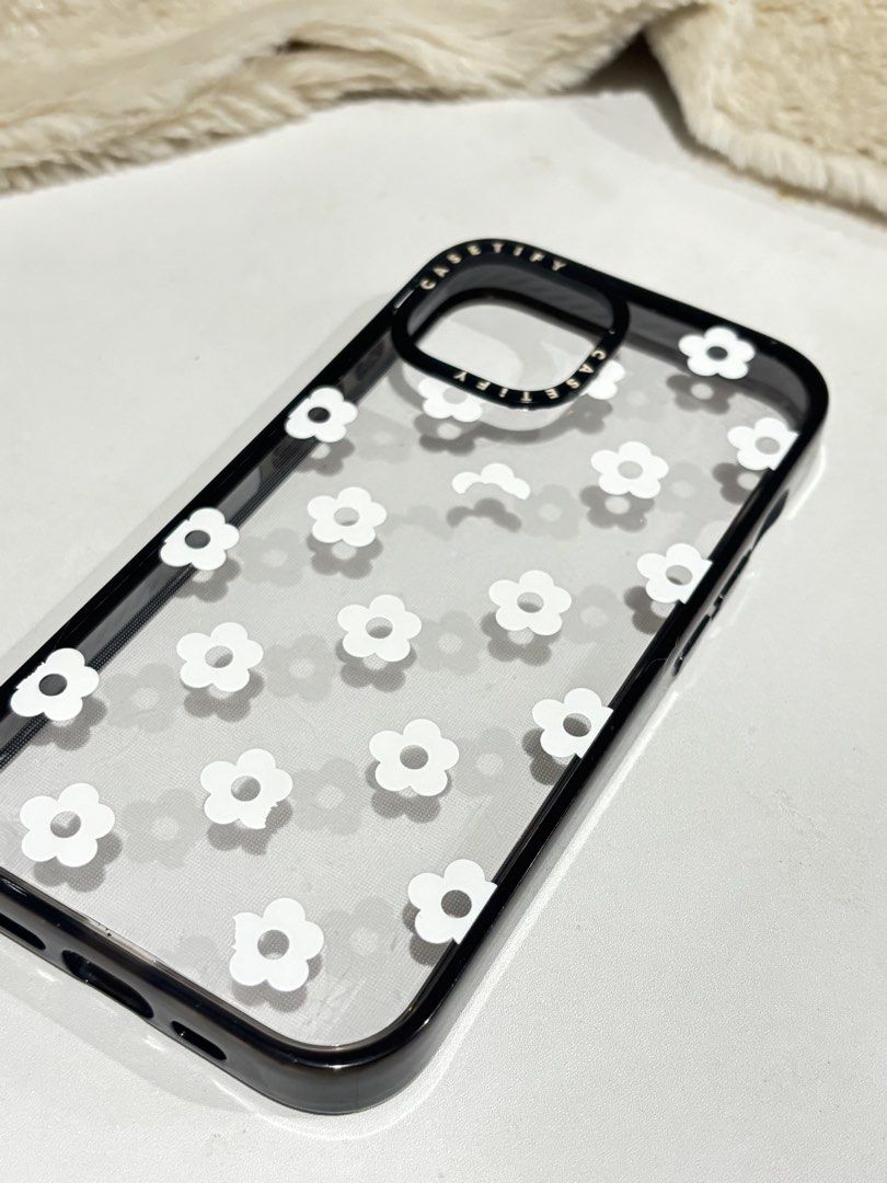 Original Casetify for Iphone 15 (Category: Cases & Sleeves) located in Quezon City. Submitted by dmps402 (Listing ID 1456906115, Image 3). Description: Original Casetify for Iphone 15 ₱1650 only NO PANINILAW Minor Issue: Nabakbak yung print ng flower. Still classy, tho..