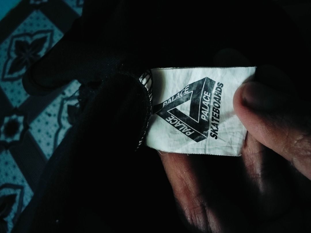 Palace Tshirt front in back print logo (Category: Tshirts & Polo Shirts ) located in Quezon City. Submitted by danshinobi2422 (Listing ID 1456898170, Image 3). Description: Thrift item dont expect to much . But still good for daily use .