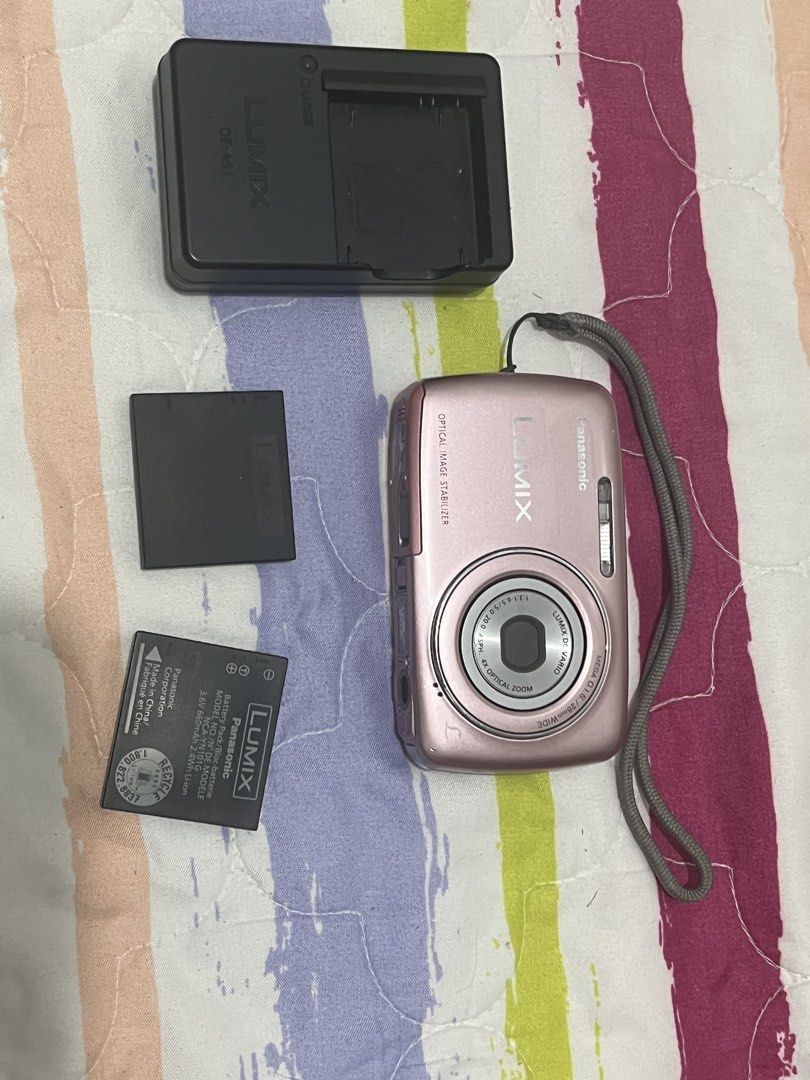 Panasonic Lumix DMC-S1 (Category: Cameras) located in Manila. Submitted by aninaxoxo (Listing ID 1456932427, Image 1). Description: FOR SALE! 3k Panasonic Lumix DMC-S1 Issue: inconsistent red light but flash and buttons are all working (repairable and minor issue) Inclusions - Strap - Camera Case - Charger - Two batteries (one old and one new, old battery is not usable but new battery is) MOP: Gcash and cash if meetup Can do meet up if sure buyer