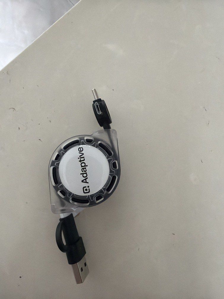 Phone cable (Category: Cables & Adaptors) located in Singapore. Submitted by jshdb (Listing ID 1456820005, Image 1). Description: .