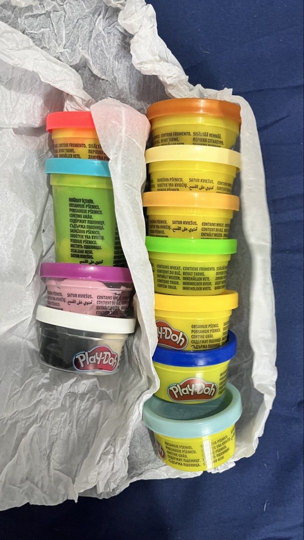 Play-Doh Bluey Make 'n Mash Costumes Set (Category: Kids Toys) located in Bacoor. Submitted by jamiedollsnstuff (Listing ID 1456872139, Image 2). Description: Complete Bluey Play-doh set with full play-doh containers.
