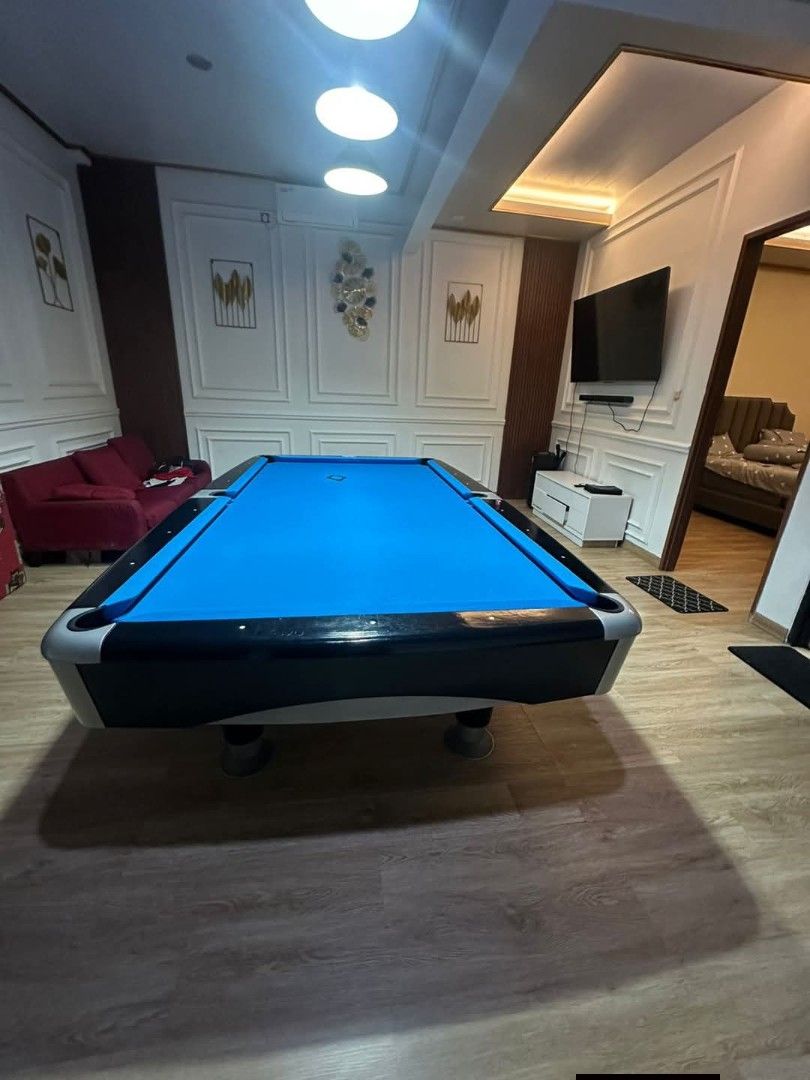 Pool table 9ft (Category: Billiards & Bowling) located in Singapore. Submitted by mdedyzotbel (Listing ID 1456839530, Image 4). Description: forsale pool table 9ft. Free cue x2 ball set triangle chalk brush..