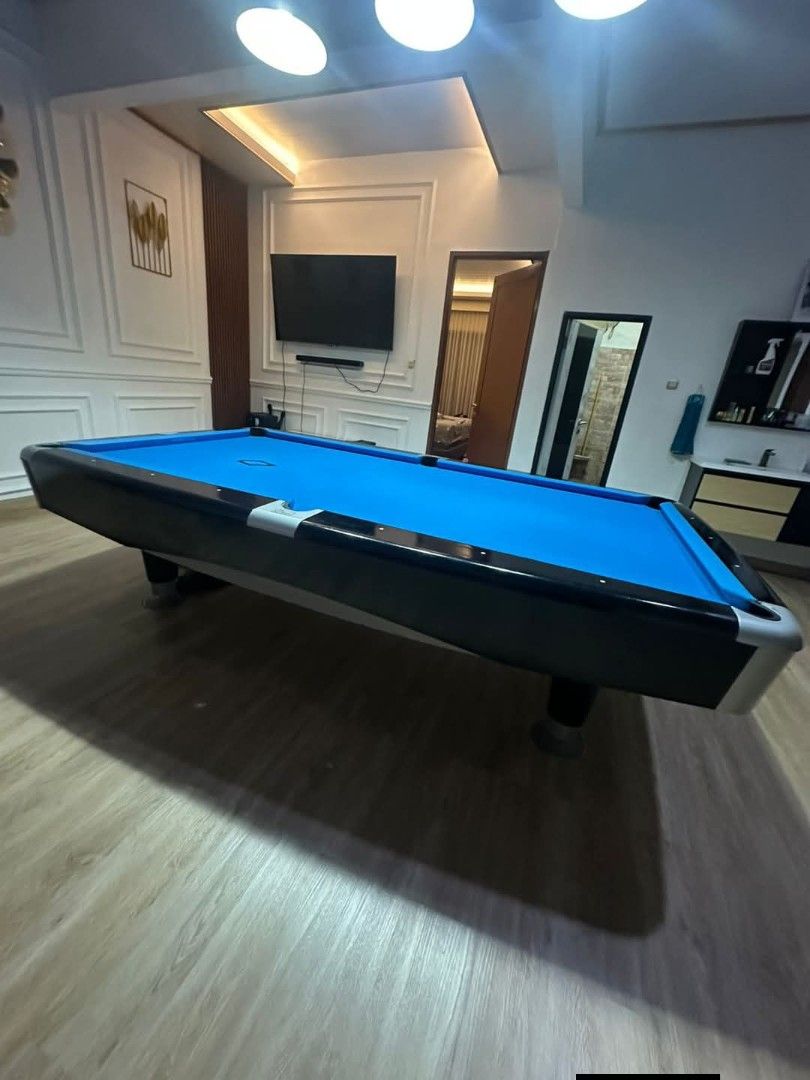 Pool table 9ft (Category: Billiards & Bowling) located in Singapore. Submitted by mdedyzotbel (Listing ID 1456839530, Image 3). Description: forsale pool table 9ft. Free cue x2 ball set triangle chalk brush..
