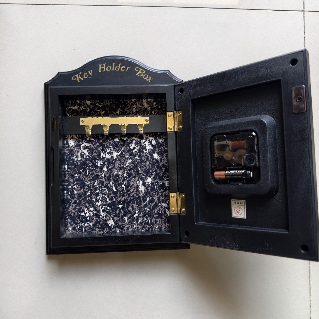 Quartz Wall Clock with Key Holder Box (Category: Clocks) located in Pasig City. Submitted by millennialthrifter (Listing ID 1456836255, Image 2). Description: 🔥QUARTZ WALL CLOCK WITH KEY HOLDER BOX - 700 ✅Tochigi Tokei Japan 🇯🇵 ✅May clock ka na, may key holder ka pa. 😉 ✅Size: H 10.5inches x W 9 inches.