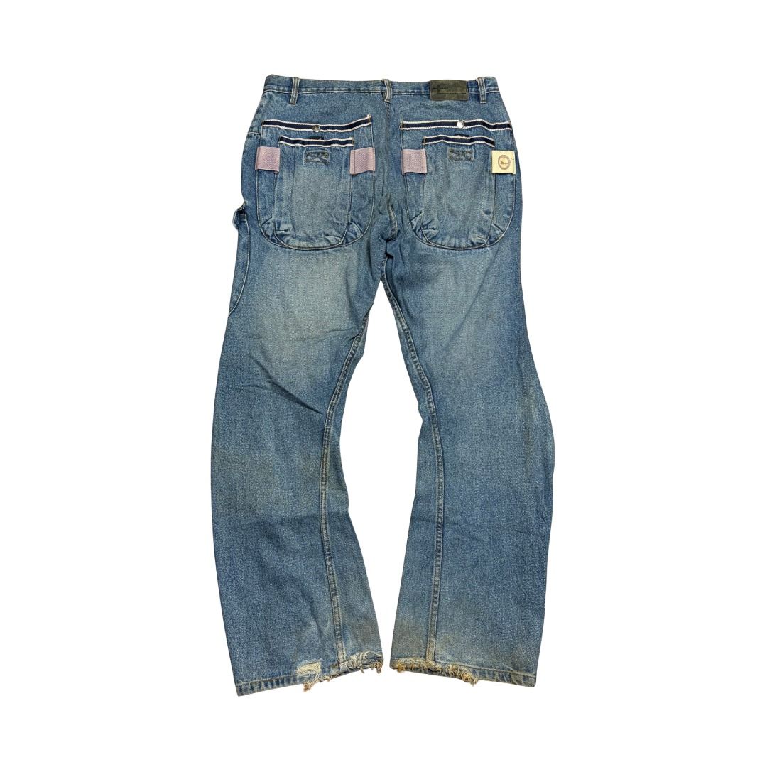Random Horshoe Baggy Cargo Jeans (Category: Jeans) located in Roxas City. Submitted by dailydrops.5800 (Listing ID 1456929197, Image 3). Description: Random Horshoe Baggy Cargo Jeans High Rise Horshoe Baggy Zipper Fly Measurements are in Inches Waist: 34 Length: 42.5 Inseam: 31 Front rise: 11 Thigh: 12.5 Knee: 10 Leg Opening: 9.5 Issue: None Condition: 9/10 Price: 250 + Shipping fee Feel free to DM us if you have questions.😉.