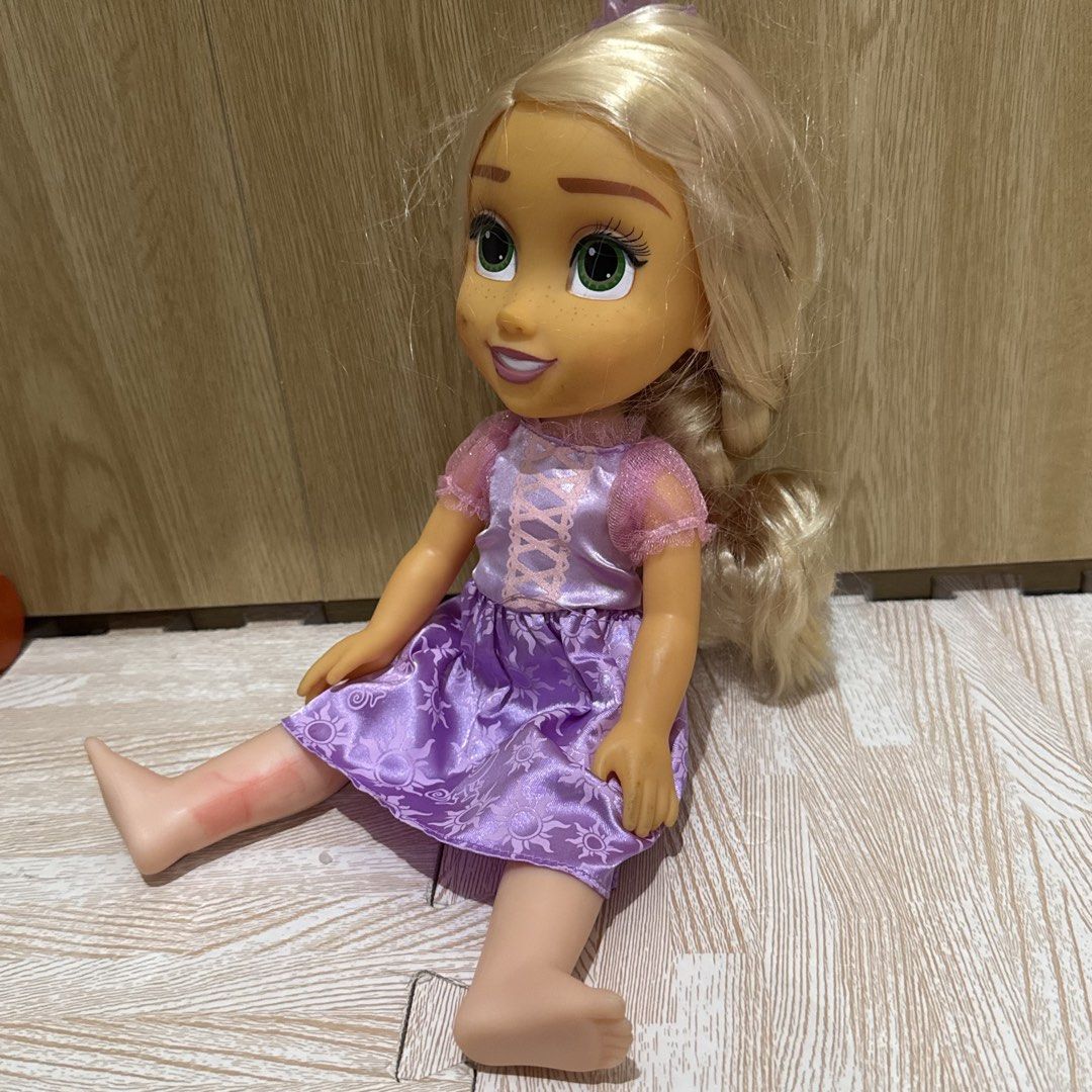 Rapunzel Tangled animator Doll (Category: Interactive Toys) located in San Juan City. Submitted by lovegoeson (Listing ID 1456909735, Image 2). Description: Disney Rapunzel Tangled Doll.