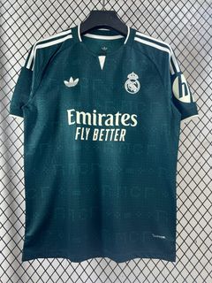 (Category: ) located in . Submitted by calcio_sport_jersey (Listing ID 1456934488, Image 1). Description: .