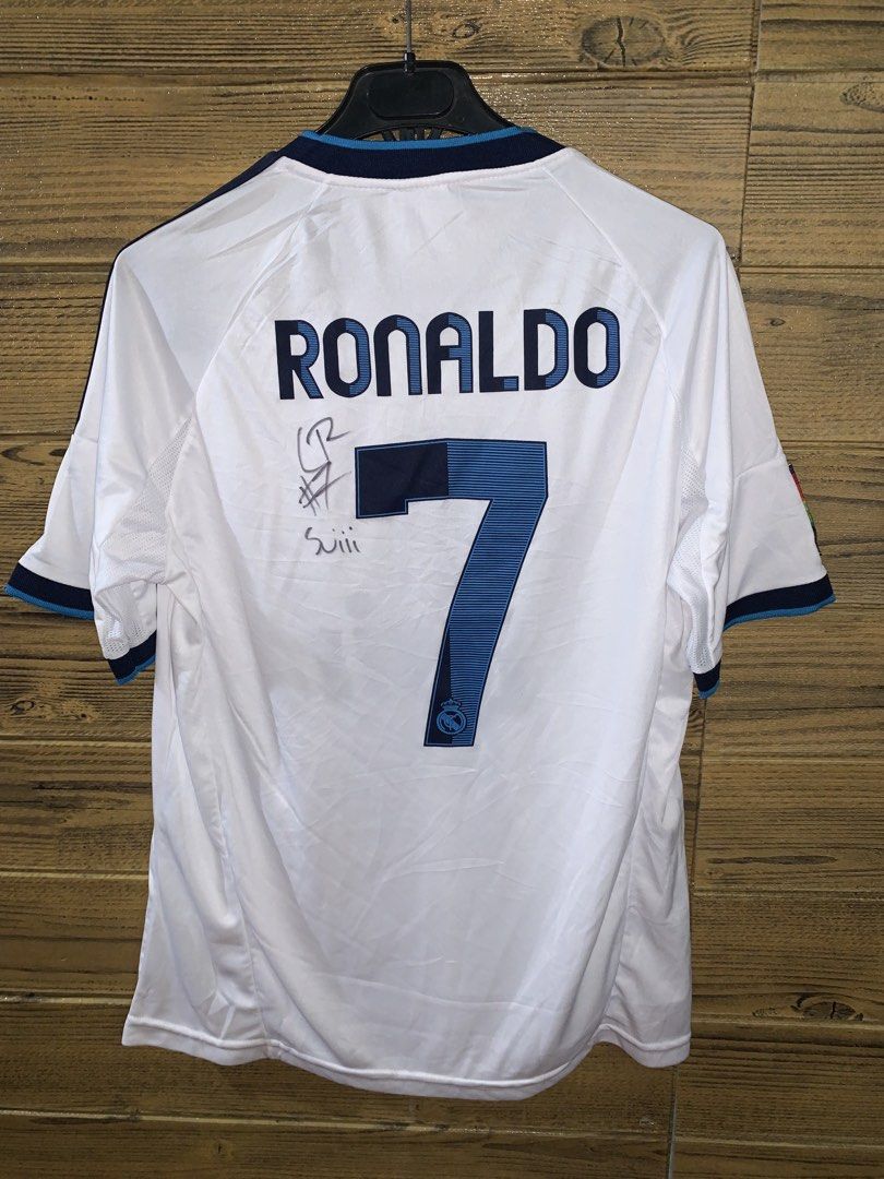 Real madrid ronaldo jersey (Category: Tshirts & Polo Shirts ) located in Valenzuela. Submitted by Caloooy (Listing ID 1456820373, Image 2). Description: .
