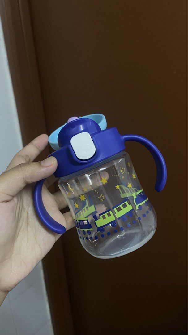 Richell drinking cup (Category: Breastfeeding & Bottle Feeding) located in Cyberjaya. Submitted by isyunn (Listing ID 1456880672, Image 3). Description: Tak pernah guna lagi, masih baru. Tersalah beli.