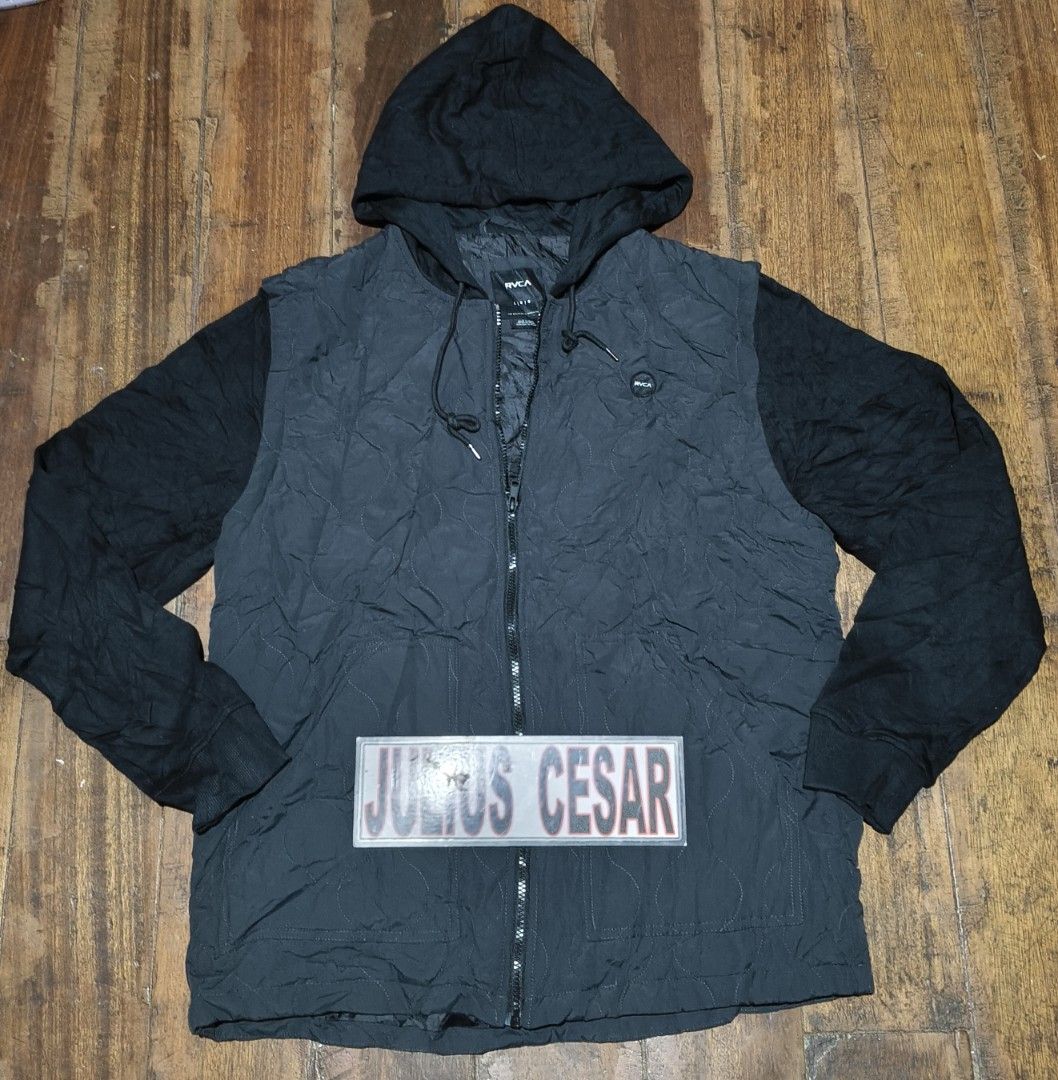 RVCA grant puffer jacket (Category: Coats, Jackets and Outerwear) located in Baguio. Submitted by thriftjc (Listing ID 1456952594, Image 3). Description: for sale RVCA Men's Grant Puffer Jacket solid neto ngayun rainy season Size large on tag 22x28 actual dimensions excellent / Good as new complete tags and washtags 749+sf .