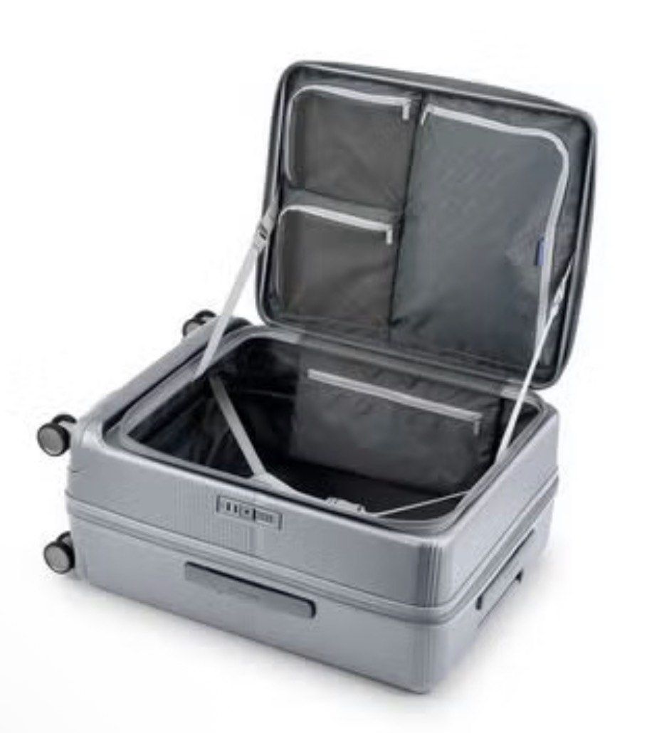 Samsonite (Category: Luggage) located in Singapore. Submitted by mrtee (Listing ID 1456863323, Image 3). Description: Dimension 75.0 x 51.0 x 32.0 cm Expandable 14.2cm Expandable Volume 124 L Volume 103L Weight 5.3kg Experience a new level of travel and packing convenience with Flatform. This collection features a unique flat top opening that lets you pack and unpack effortlessly, even when space is limited. An expander gives you the flexibility 