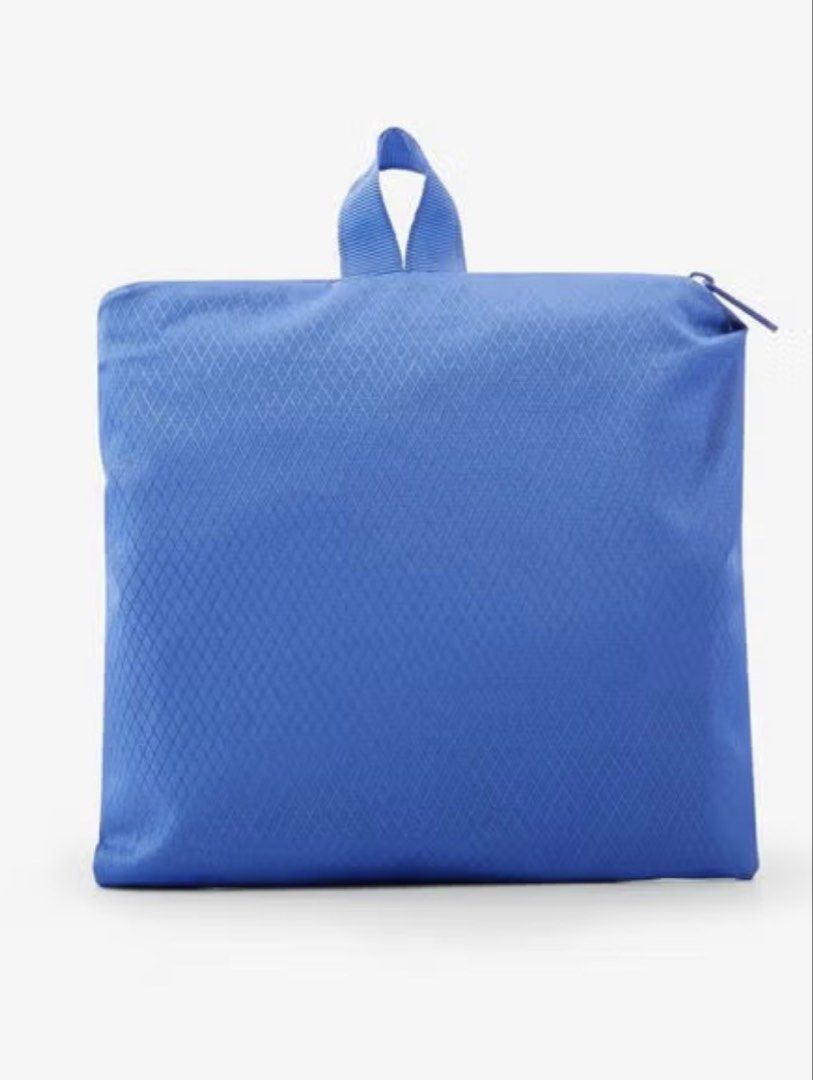 Samsonite Foldable luggage cover- medium-blue (Category: Luggage) located in Makati City. Submitted by allanils (Listing ID 1456901361, Image 3). Description: Bought in samsonite Never used with tag Medium, color blue MOP - gcash Lalamove or pick up Location - avida asten starbucks brgy san antonio makati city Message for other question.