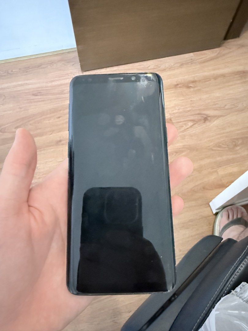 Samsung S9 64GB (Category: Samsung) located in Quezon City. Submitted by jaderiel (Listing ID 1456826316, Image 3). Description: Samsung Galaxy S9 64GB 📱 **Samsung Galaxy S9 – 64GB** ✅ Fully working and functional ✅ All features are working properly ✅ Good overall condition ⚠️ Minor scratch near the charging port 📦 **[phone only]** Selling as-is. Perfect as a backup phone or everyday device. 📍 Location: **[Fairview]** 📩 PM for inquiries or ac