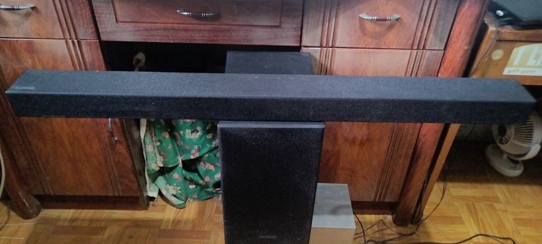 Samsung Soundbar HW T420 (Category: Soundbars, Speakers & Amplifiers) located in Paranaque City. Submitted by dune_01 (Listing ID 1456811873, Image 1). Description: Soundbar HW T420 Samsung 150w Loud and Very Clear Audio 2.1ch Deep Subwoofer Sound Perfect for Movie nights and Listening to Music Remote Control included Still has the box, manual and receipt. No Issues, check and test all you want RFS: very seldom used/declutter.