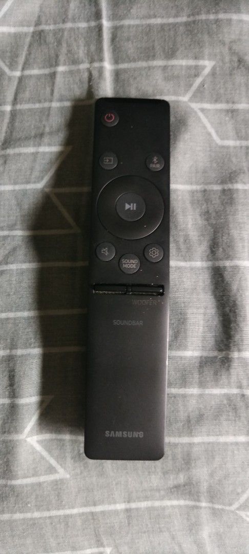 Samsung Soundbar HW T420 (Category: Soundbars, Speakers & Amplifiers) located in Paranaque City. Submitted by dune_01 (Listing ID 1456811873, Image 3). Description: Soundbar HW T420 Samsung 150w Loud and Very Clear Audio 2.1ch Deep Subwoofer Sound Perfect for Movie nights and Listening to Music Remote Control included Still has the box, manual and receipt. No Issues, check and test all you want RFS: very seldom used/declutter.