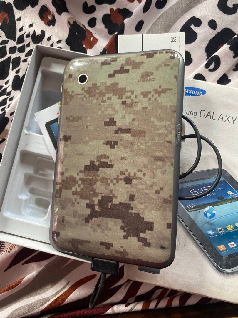 SAMSUNG TABLET 1k preowned AS IS needs battery cannot be charged (Category: Android) located in Quezon City. Submitted by balikbayanbuddy (Listing ID 1456836132, Image 3). Description: .