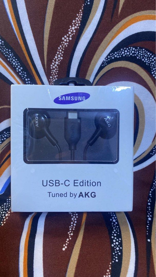 Samsung USB-C earphone (Category: Headphones & Headsets) located in Manila. Submitted by mimasour (Listing ID 1456914927, Image 1). Description: .