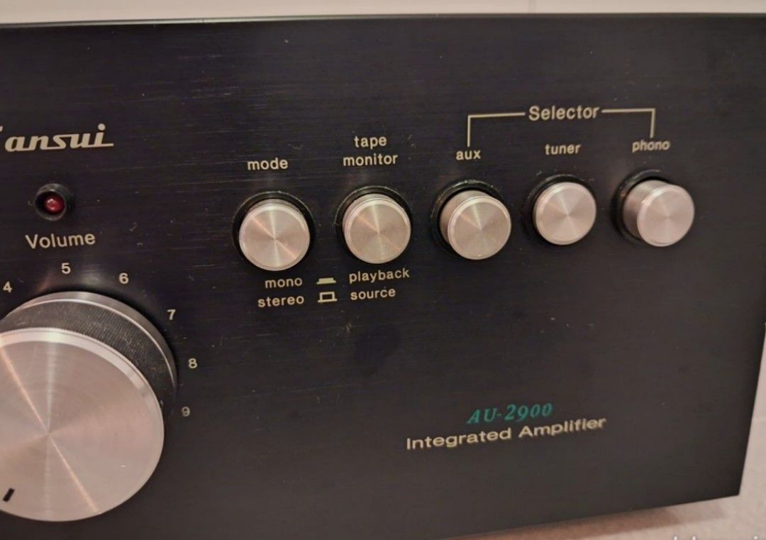 Sansui integrated stereo Amplifier with Bluetooth 擴音機 （分類：其他音響配件及設備）位於 Hong Kong。 由 ccmsale 提交（商品編號 1456948249，圖片 3）。簡介： Sansui : Made in Japan 尺寸(H×W×D).: 12×49 ×24cm 重量:5.7KG Power Output: 17W x 2 8ohms RMS Model : AU-2900 Class AB 從未改動,外表,80%New 有啲字體甩色，100%Work. (外置藍牙接收器,如不需要請告知扣減). 4組RCA輸入1組RCA輸出, 可接駁1組MM唱針黑膠唱盤GND. 此擴音機音色溫暖、低音扎實、高音清脆，具備濃厚的復古音樂感，非常適合小型空間聆聽黑膠唱片或數位音樂，具備典型山水(Sansui)的人聲韻味與音樂感染力。 可接駁兩組喇叭，建議配靈敏度87db以上喇叭, 擺喺房間或客廳配黑膠唱盤，喺擺設上已經好靚 好class