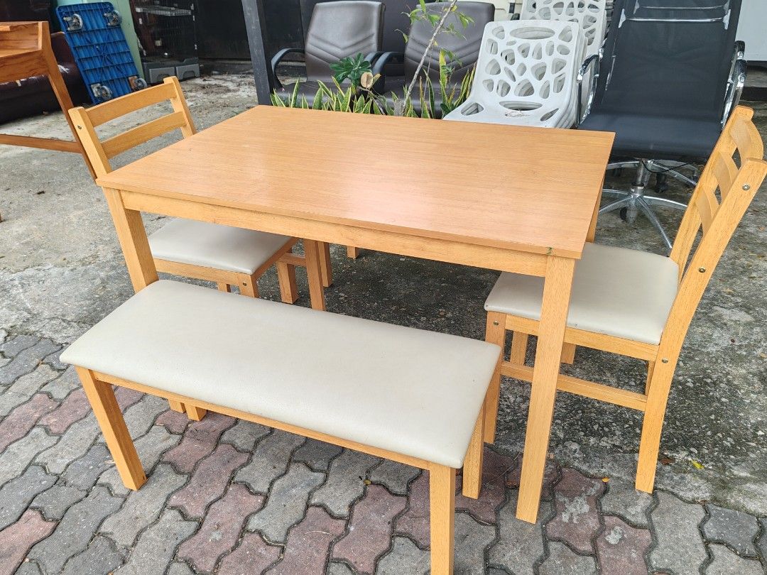 Set table (Category: Tables & Sets) located in Kuala Lumpur. Submitted by firah_loy (Listing ID 1456852288, Image 3). Description: self pick-up. ampang.