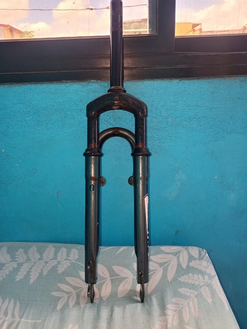 SGM Vintage Bicycle Suspension Fork 26er (Category: Bicycles) located in Manila. Submitted by mondanggggg (Listing ID 1456947006, Image 1). Description: - Vintage bicycle suspension fork - Dark teal color - Steerer tube is intact - Ideal replacement part for older bicycles - Feel free to ask questions!.
